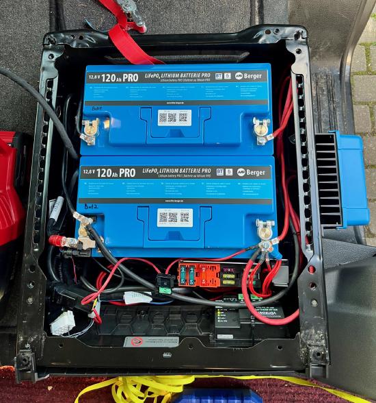 Der fast fertig umgebaute Batterieraum