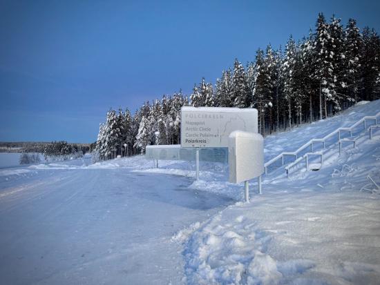 Überquerung des Polarkreises auf dem „Inlandsvägen“