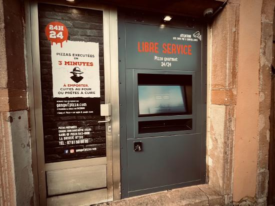 Pizzaautomat in Saales, Frankreich