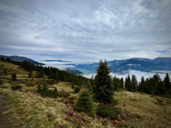 Blick von der Zillertaler Höhenstraße über ein Wolkenmeer