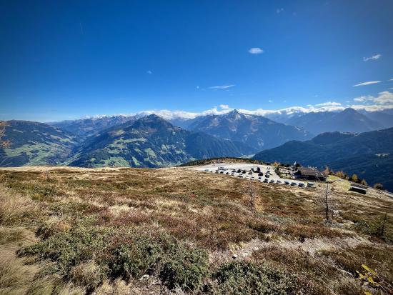 Parkplatz und Alm am Melchboden